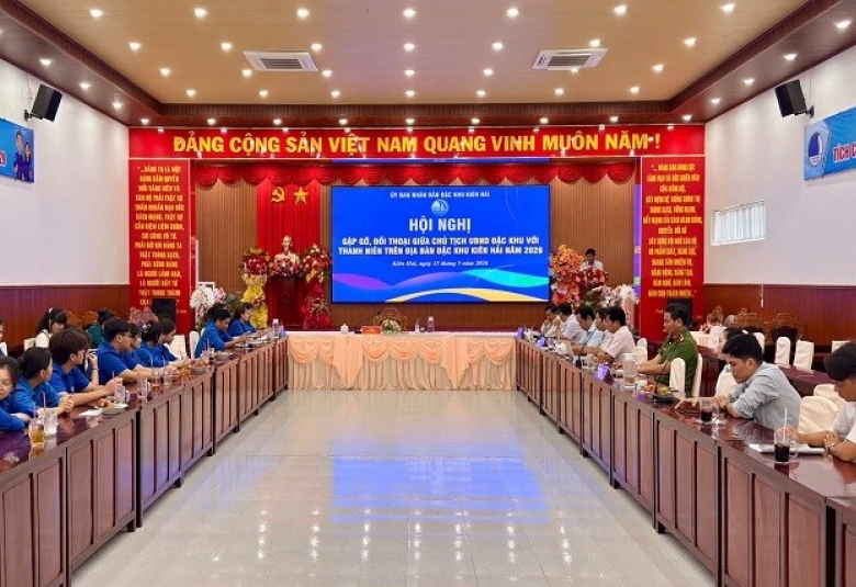 Quang cảnh: Hội nghị Chủ tịch UBND đặc khu gặp gỡ đối thoại với thanh niên năm 2026