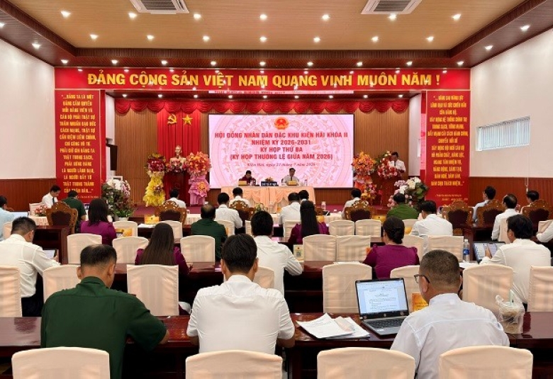 Quang cảnh: Kỳ họp thứ Ba, kỳ họp thường lệ giữa năm 2026 Hội đồng nhân dân đặc khu khóa II, nhiệm kỳ 2026 - 2031