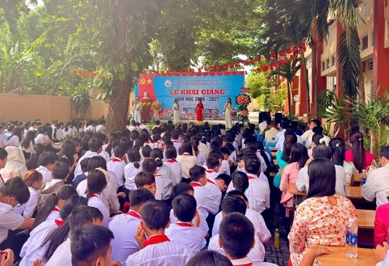 Quang cảnh: Trường TH, THCS và THPT Kiên Hải khai giảng năm học 2026 - 2027