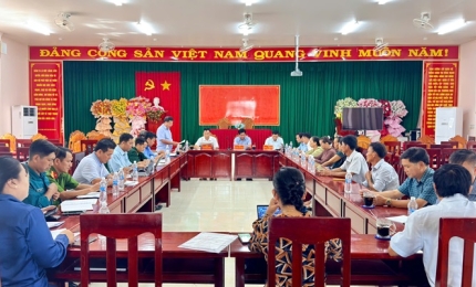 Quang cảnh: UBND đặc khu Kiên Hải đối thoại giải quyết khiếu nại của các hộ dân Hòn Dầu ấp An Bình, đặc khu Kiên Hải