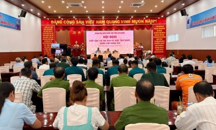 Quang cảnh: Đại biểu Quốc hội khóa XVI đơn vị số 6 tỉnh An Giang tiếp xúc cử tri đặc khu Kiên Hải