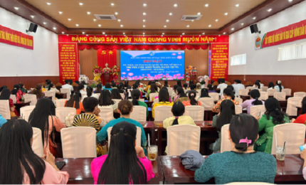 Quảng cảnh: Buổi họp mặt kỷ niệm 116 năm ngày quốc tế Phụ nữ 8/3  và 1986 cuộc khởi nghĩa hai bà Trưng