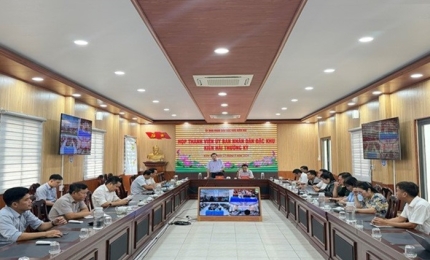 Quang cảnh: Họp thành viên UBND đặc khu thường kỳ tháng 8 và triển khai nhiệm vụ trọng tâm tháng 9 năm 2026.