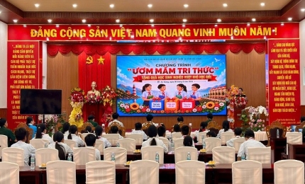 Quang cảnh: Chương trình Ươm mầm tri thức tại đặc khu Kiên Hải