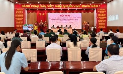 Quang cảnh: Hội nghị gặp gỡ, tiếp xúc cử tri với người ứng cử Đại biểu Quốc hội khóa XVI nhiệm kỳ 2026 - 2031, đơn vị bầu cử số 6